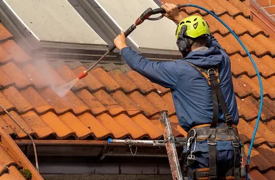Démoussage et hydrofuge de toiture au Puech